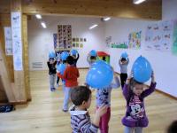 Danzando muovo il mio corpo